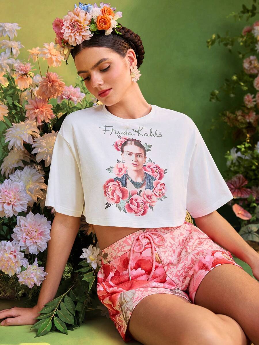 Frida Kahlo X SHEIN X Designer TIYA Conjunto informal de verano para mujer con camiseta elegante y pantalones cortos estampado floral rosado