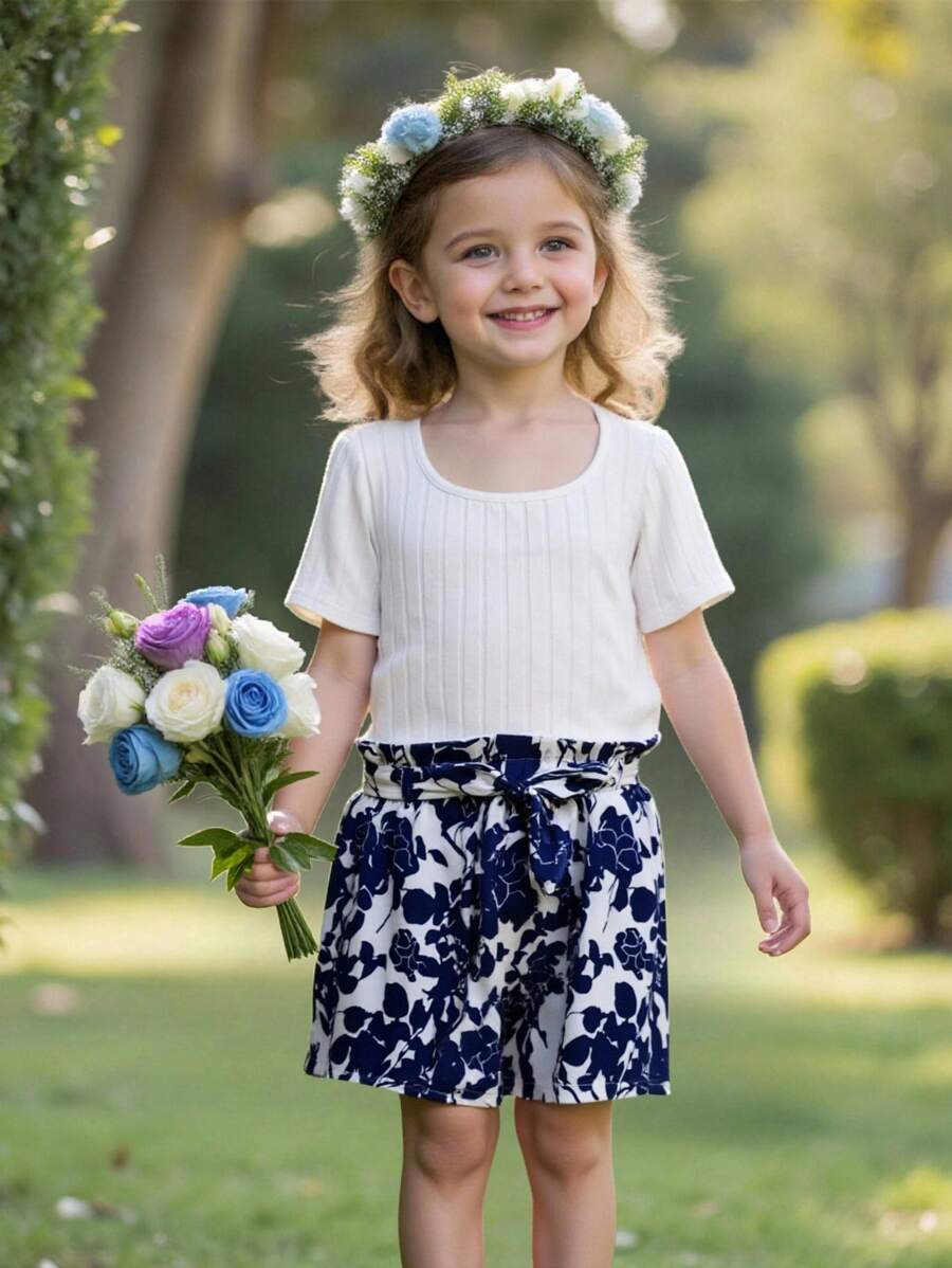 SHEIN Tween Girls Solid Knit Collar T-Shirt & Woven Ditsy Floral Shorts 2 Pieces Set