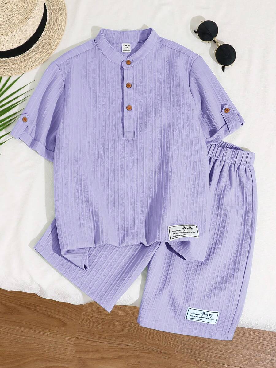 SHEIN Tenue décontractée de style coréen pour garçons préadolescents: pull-over à col montant avec fermeture éclair partielle, manches courtes et short tissé imprimé en 2 pièces