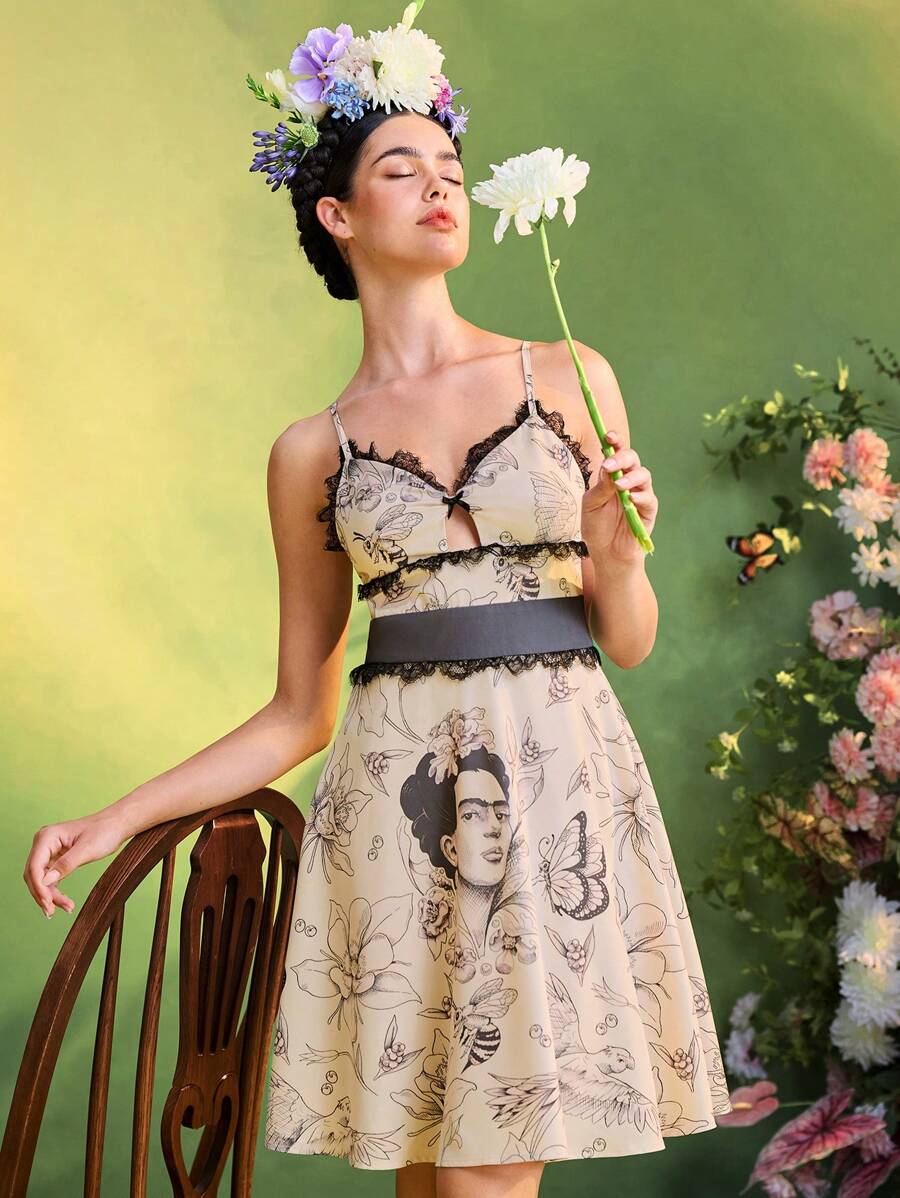Frida Kahlo X SHEIN X Designer Oxana Vestido corto floral negro con estampado de figuras, con tirantes ajustables y fluido para mujer, para verano, vacaciones y días festivos