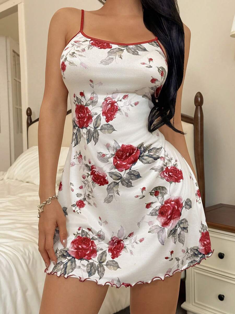 Elegante pigiama da donna con stampa floreale