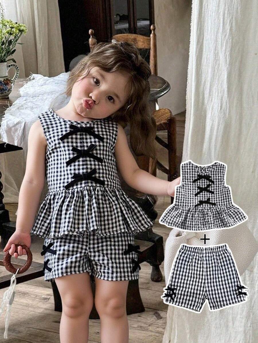 SHEIN Baby Girl Plaid Bow Ruffle Hem Top And Shorts Set