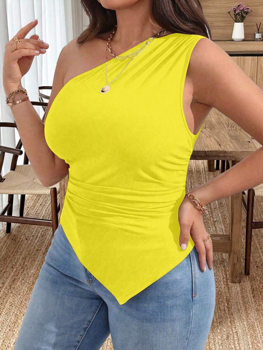 SHEIN Clasi Plus Size Women Summer Solid Color Asymmetric Hem Fashionable One Shoulder Top