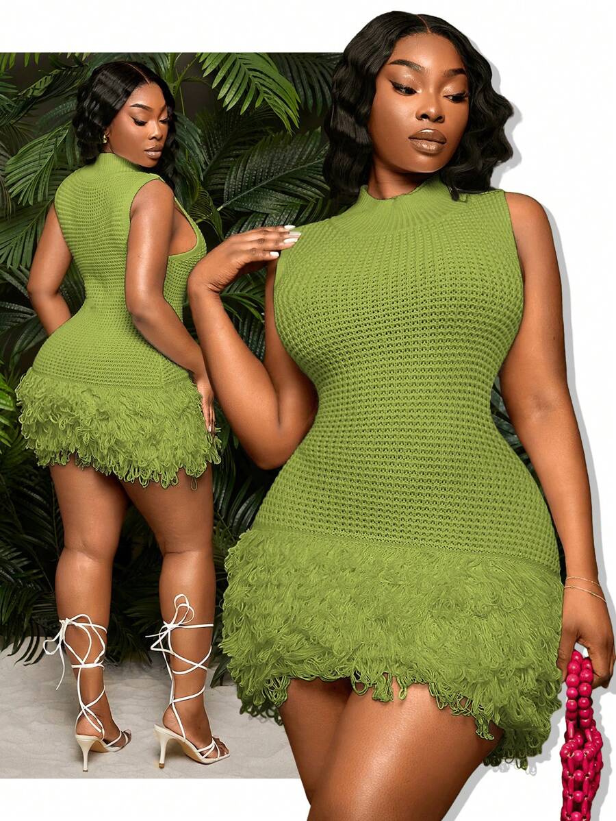 SHEIN SXY Robe moulante en tricot mini à encolure en V sans manches avec découpes et franges, pour femmes grandes tailles. Convient pour le port quotidien, les festivals de musique, les concerts, les fêtes de carnaval, les vacances à la plage, les sorties, les anniversaires, les enterrements de vie de jeune fille, les clubs. Mignonne, casual, à porter en shopping, en sortie. Facile à assortir et affinante, met la silhouette en valeur.