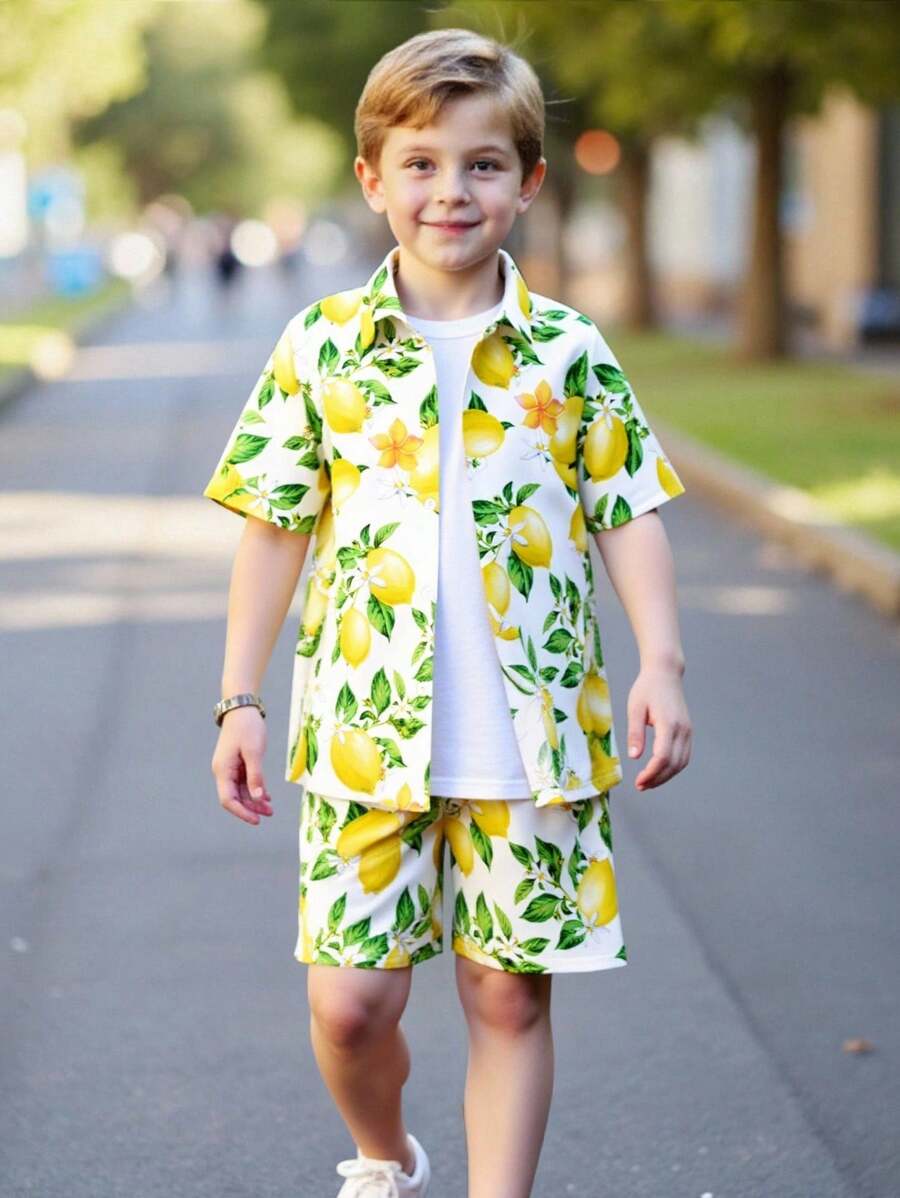 SHEIN Ensemble de 2 pièces pour pré-adolescents : Chemise cardigan à col imprimé citron et shorts décontractés, adapté pour l'été