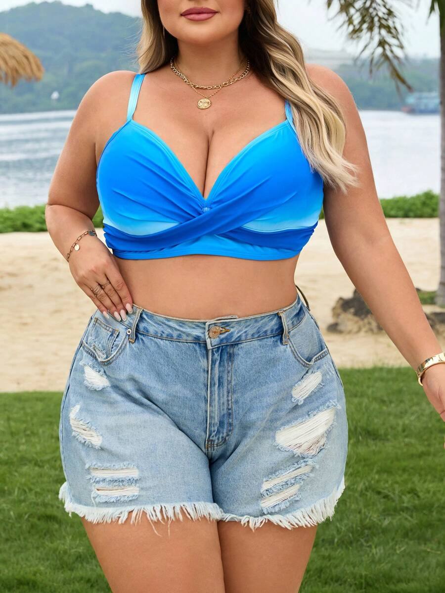 SHEIN CURVE+ Plus Size Women Ombre Gradients Printed Swimwear Top