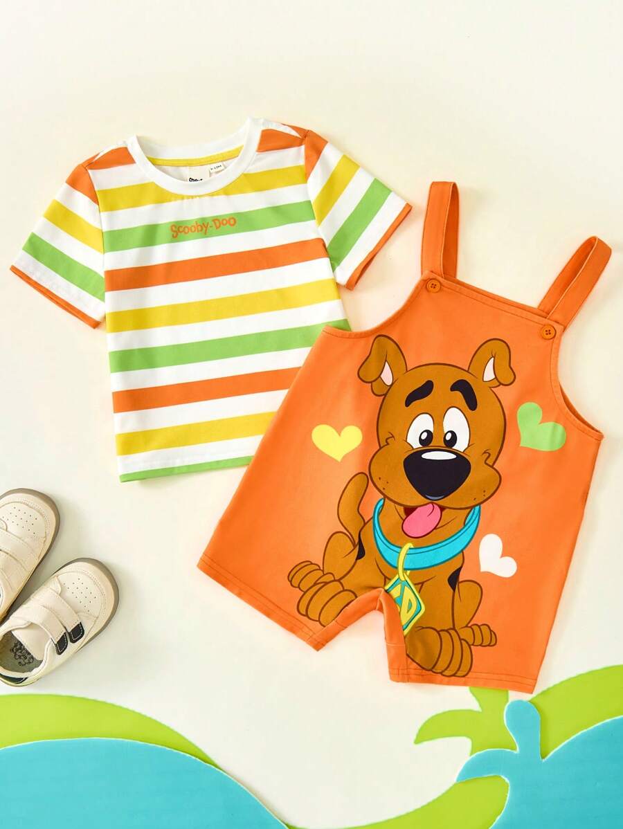 SCOOBY-DOO X SHEIN Set da 2 pezzi per bambino maschio: T-shirt a maniche corte con righe colorate e carine, e salopette con stampa di cartone animato arancione e giocosa