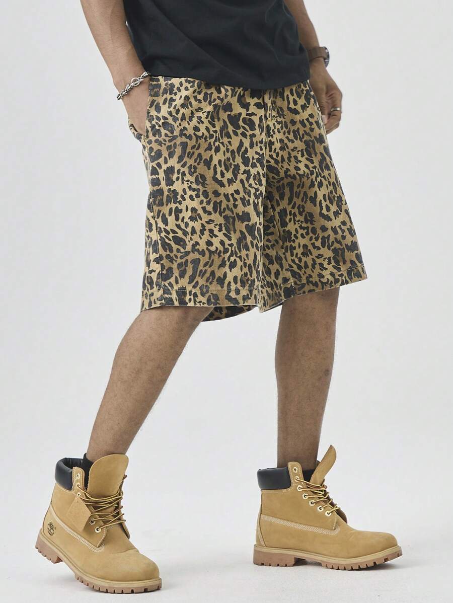 Manfinity EMRG Shorts vaqueros casuales de corte holgado para hombre con diseño de bolsillo y estampado de leopardo