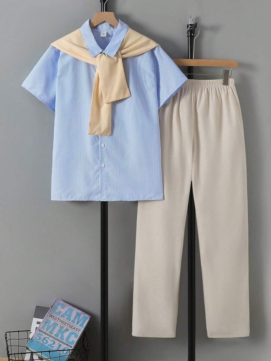 Set da 3 pezzi: Camicia a maniche corte a righe casual di moda per ragazzi adolescenti + Pantaloni lunghi a vita media ampi + Scialle in maglia, adatto per uso quotidiano e vacanze