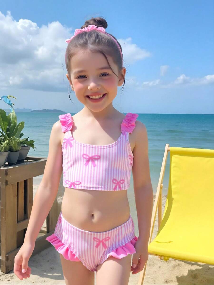SHEIN GraphicGems Conjunto de bikini con volantes y estampado de lazos a rayas para niñas, traje de baño de dos piezas de verano para niñas