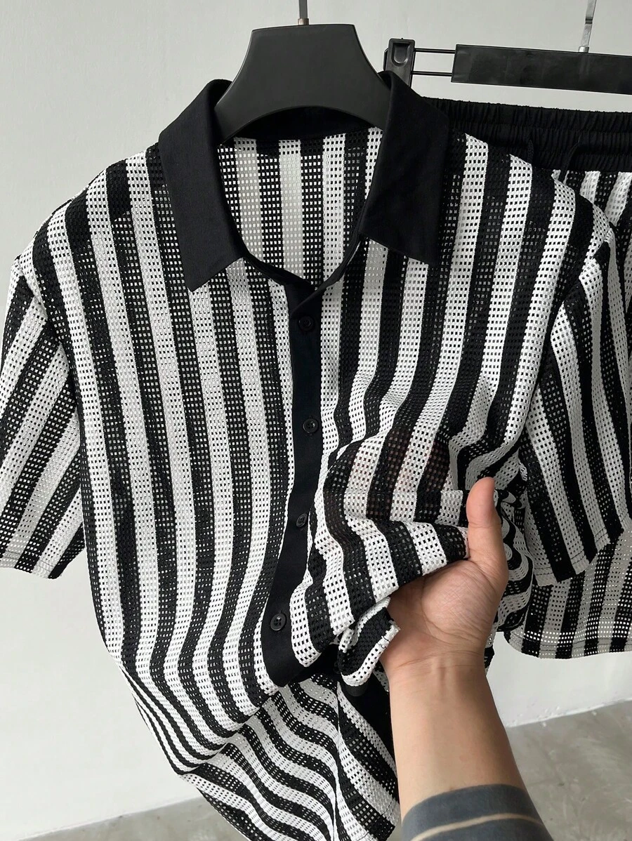 Manfinity Hypemode Conjunto casual de camisa de manga corta a rayas y pantalones cortos de un solo abotonado para hombre en verano