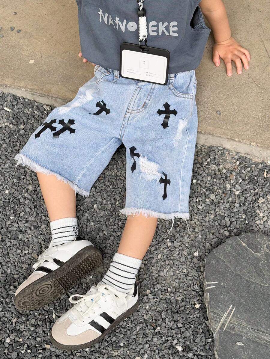 Pantalones cortos vaqueros desgastados con diseño de cruz gótica urbana de estilo callejero casual para niños jóvenes, cintura elástica, botón delantero, bajo deshilachado
