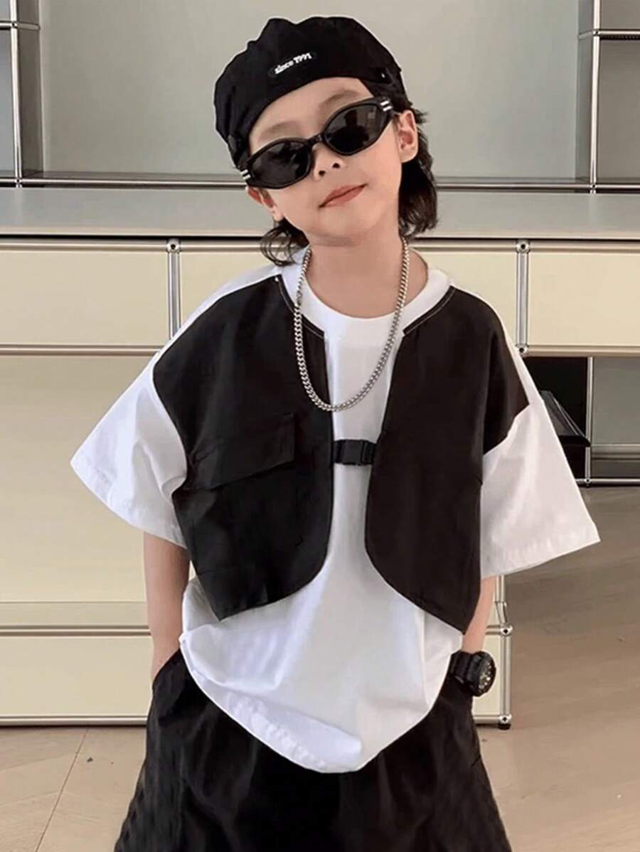 Set de 2 piezas de ropa casual deportiva para niños jóvenes - Camiseta de manga corta con estampado de texto oversize y pantalones cortos cargo negros, adecuado para viajes, escuela y primavera/verano
