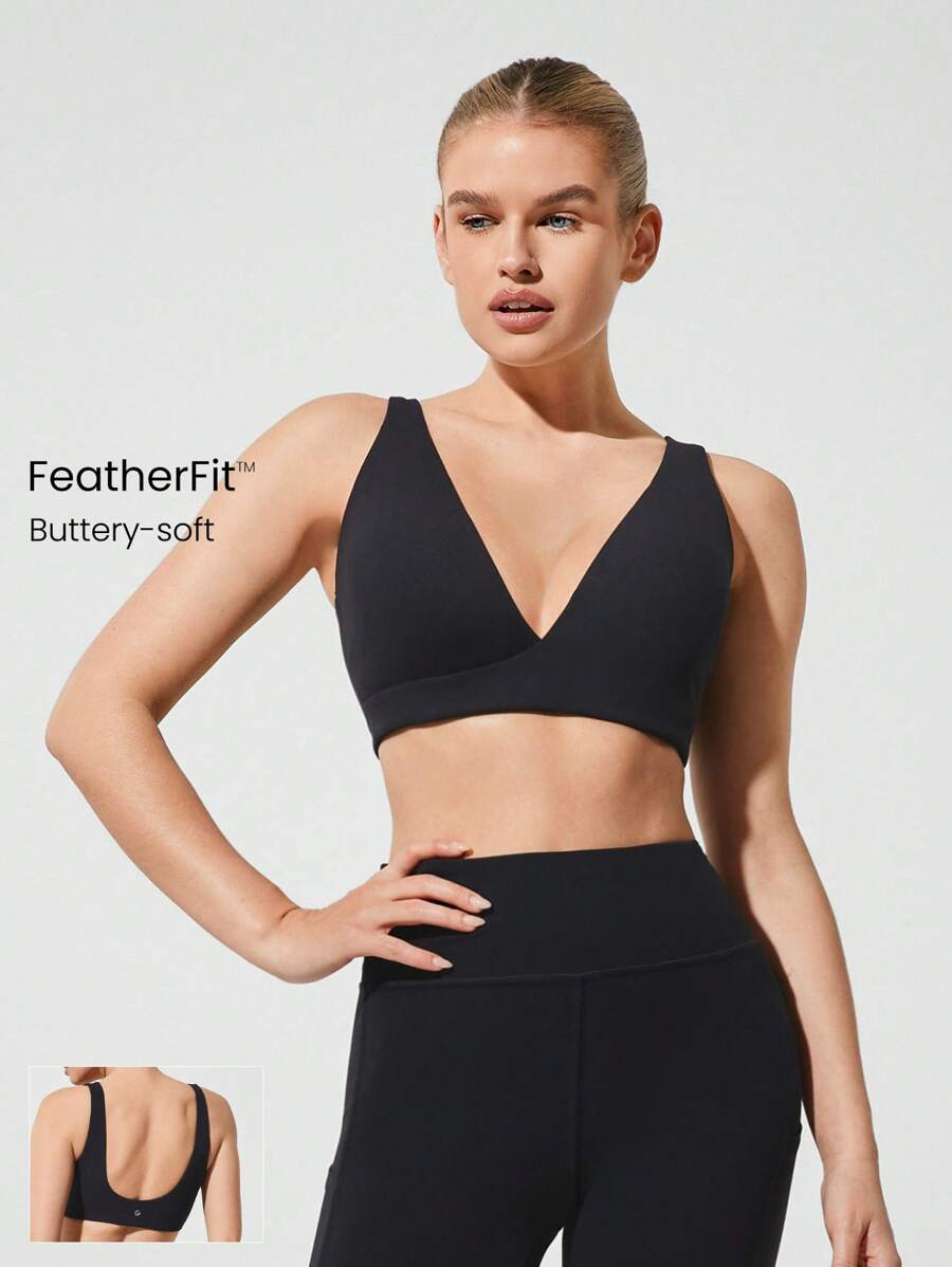 GLOWMODE FeatherFit™ Studio Crush V-Ausschnitt Kragen Abnehmbare Cups Kreuzgurt Sport-BH Für Geringen Aufprall Yoga Pilates Barre Studio Tägliches Lässig Tragen