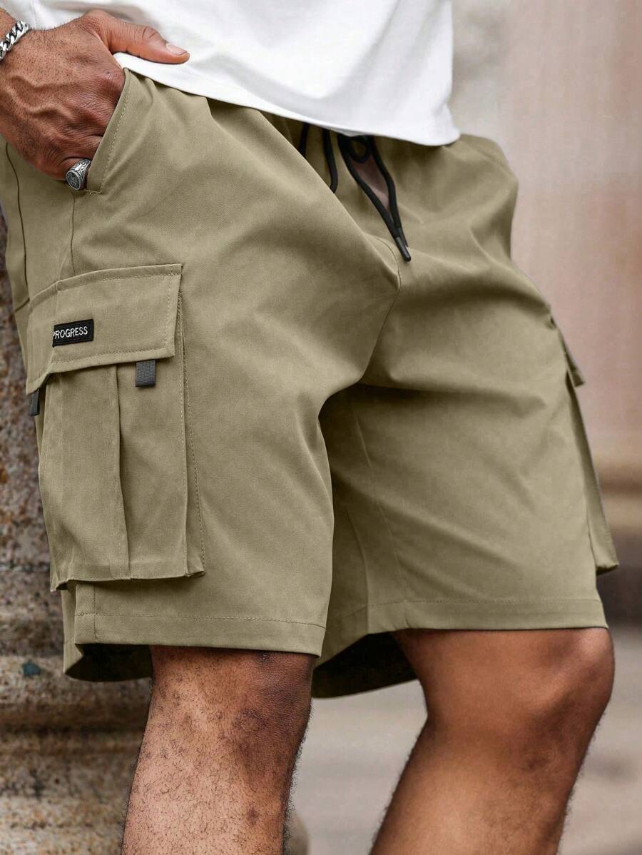 Manfinity LEGND Plus Size Men's Letter Patched Cargo Pocket Casual Shorts
