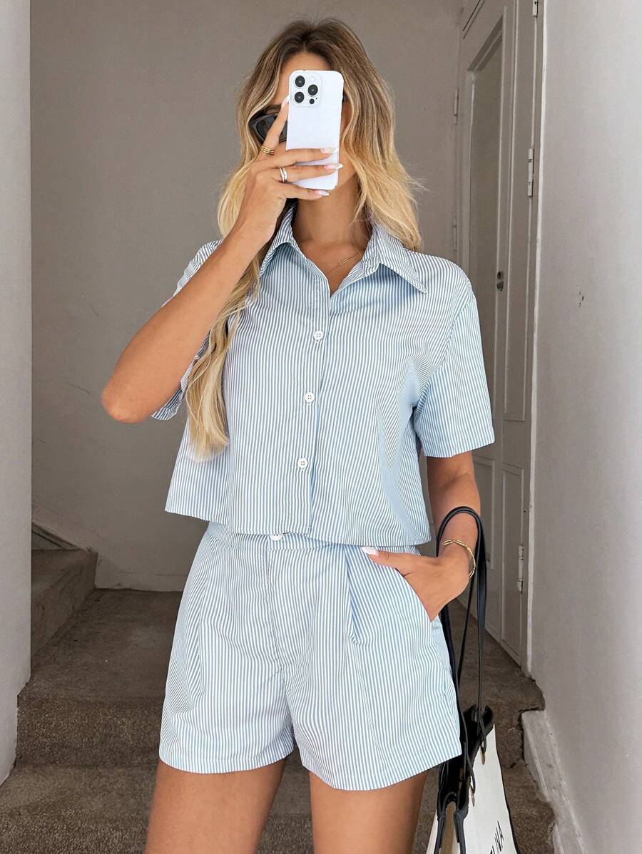 Easowa Set de 2 piezas de top de camisa y shorts de lino a rayas para mujeres, conjunto informal de vacaciones en la playa, brunch, conjuntos de salón para vacaciones tropicales, ropa de mujer para vacaciones de verano europeas, conjunto de dos piezas