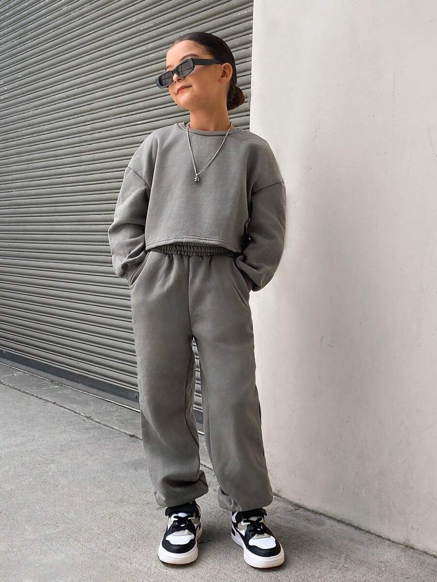 SHEIN Tween Girls Loose Retro Crop Crew Neck Sweatshirt And Sweatpants 2 Piece Sport Outfit, Solid Color