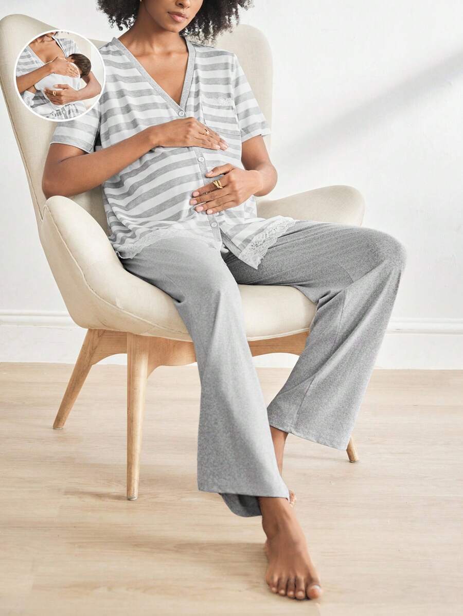 SHEIN BloomMama Conjunto de pijama para madre con camiseta a rayas de encaje y pantalones de color puro para maternidad