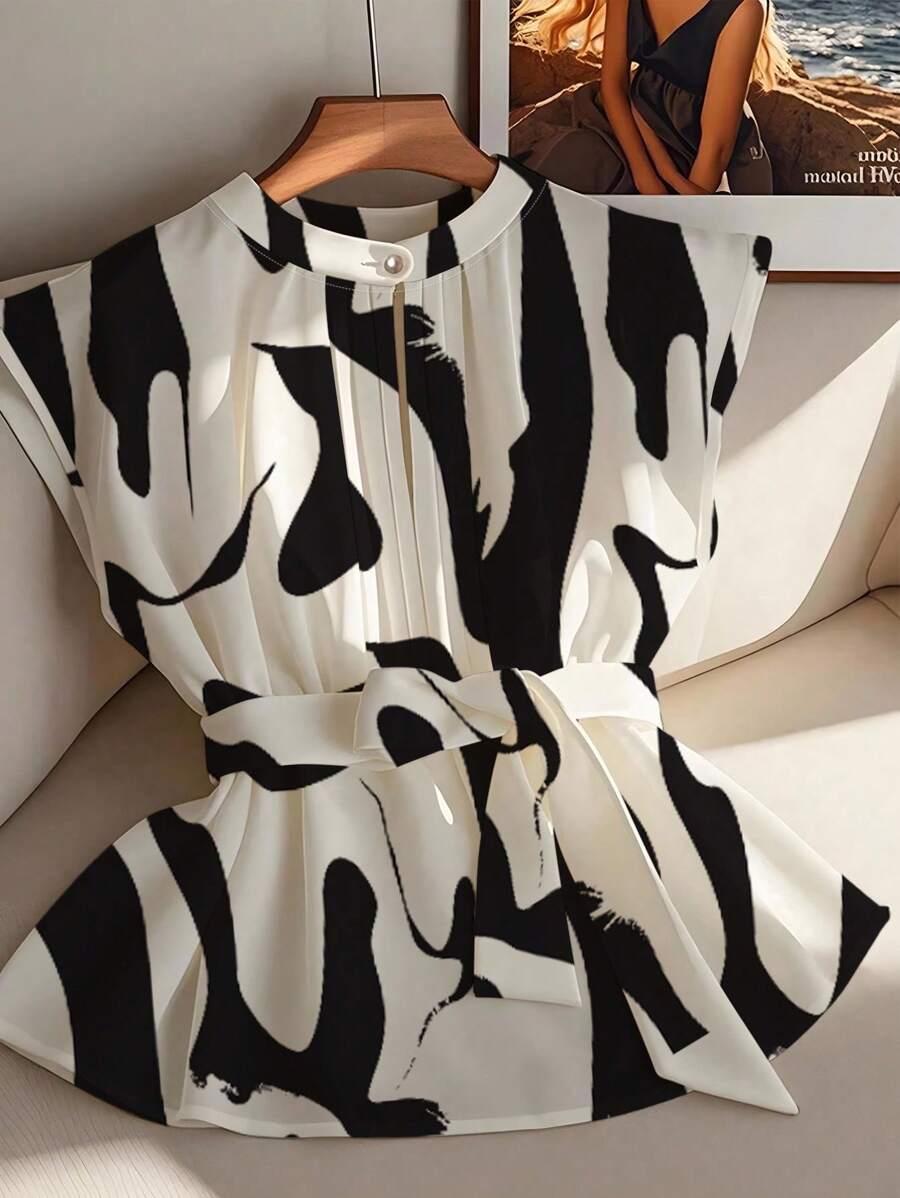 Franclia Black & White Pleated Stand Collar Belted Office Shirt