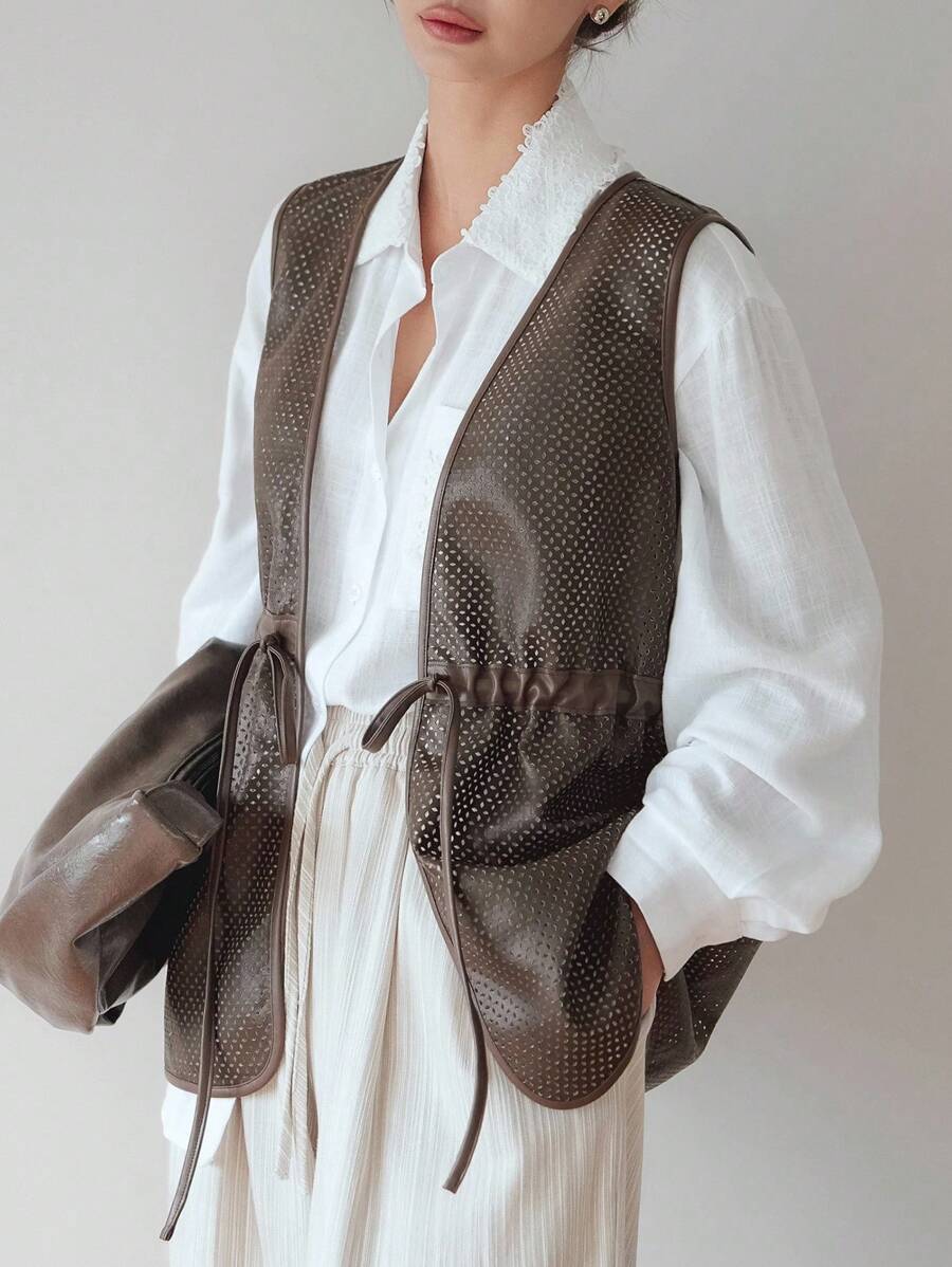 Dazy-Less Chaleco de mujer de PU perforado con cordón y cintura con lazo, ropa de exterior casual para primavera, verano y otoño, ropa de trabajo casual para mujer