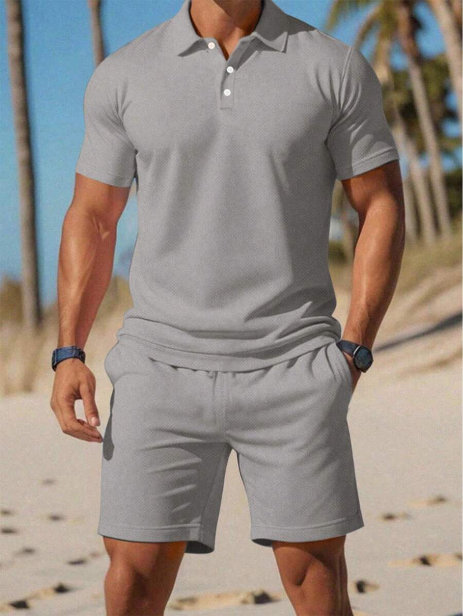SHEIN Conjunto de camisa polo y pantalones cortos sólidos azules para adolescentes varones, informal, estilo universitario, cómodo, de moda, versátil, lindo, suave, adecuado para uso diario, escuela, salidas, vacaciones en la playa