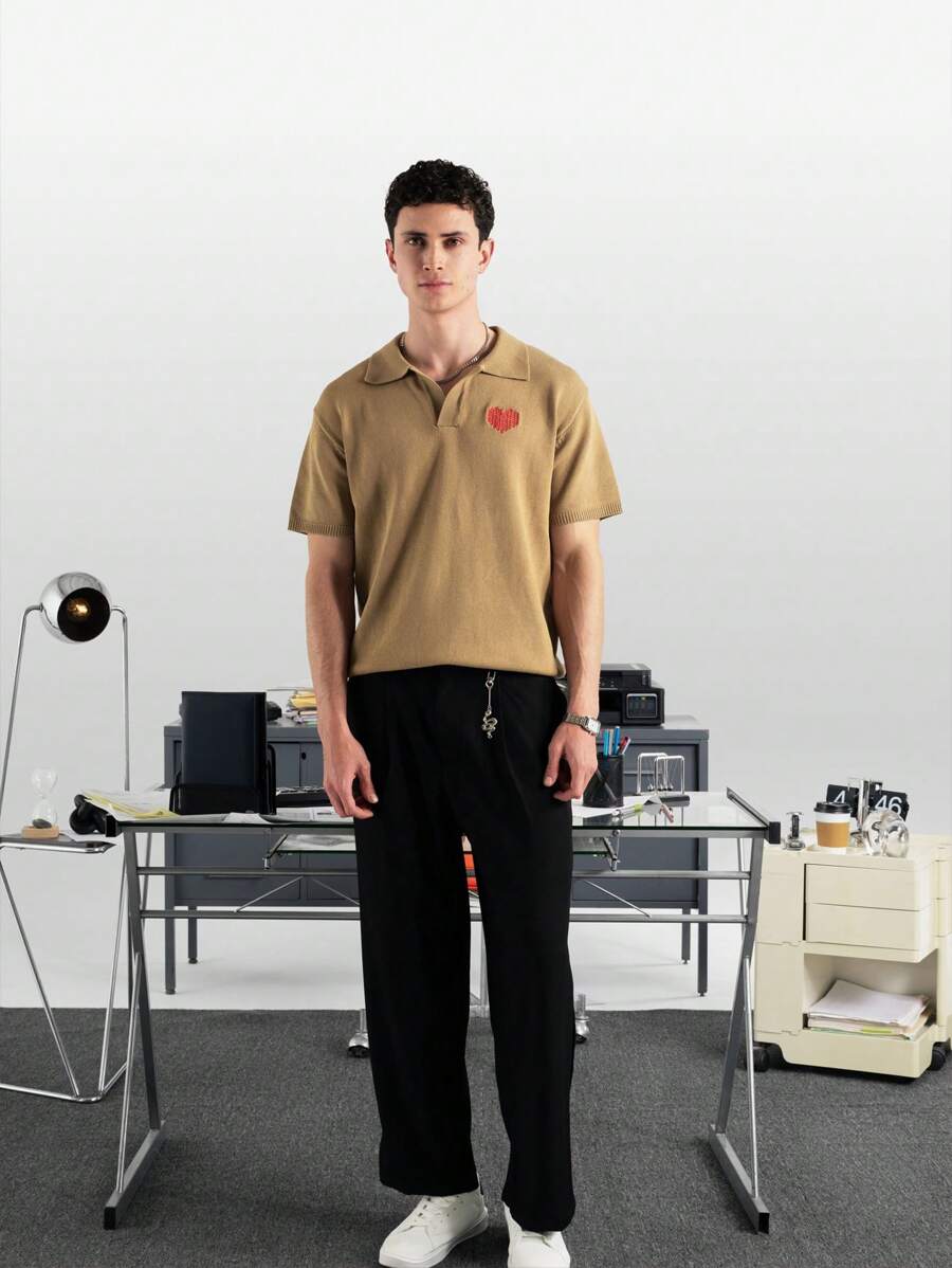 SHEIN X ELOISA & ORSON AKNOTIC Business Casual Pantalones casuales holgados de pana para hombre con decoración de letra metálica, cintura elástica y pierna recta