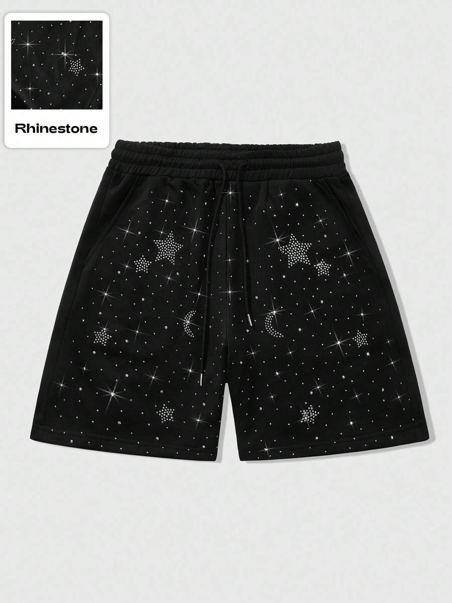 ROMWE MEN Street Life Pantalones cortos casuales para hombres con patrón de estrellas y lunas, adornados con strass, diseño elegante y callejero estadounidense, conjunto a juego para parejas