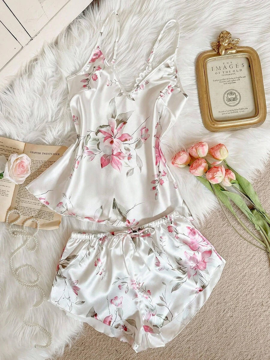 LuxeNights 2 Stücke/Set Damen sexy tiefer V-Ausschnitt Trägerhemd, bedruckte Shorts, eleganter Satin Schlafanzug, ganzjährig auch außerhalb zu tragen