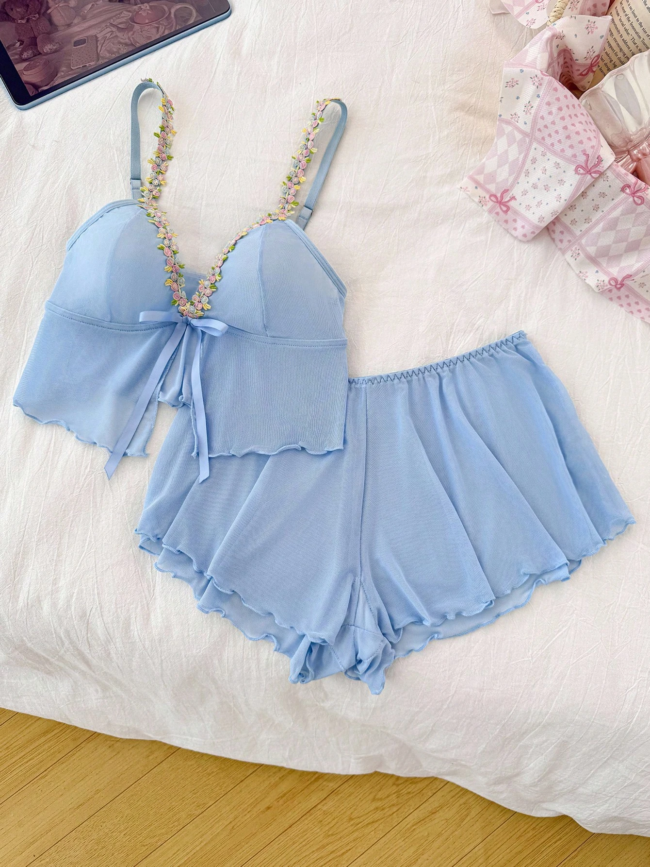 PetitDoll مجموعة ملابس داخلية للنساء من قطعتين مطرزة بزخارف زهرية وشفافة من شبك