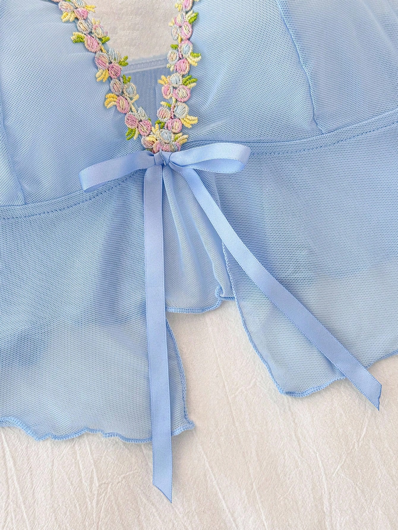 PetitDoll مجموعة ملابس داخلية للنساء من قطعتين مطرزة بزخارف زهرية وشفافة من شبك