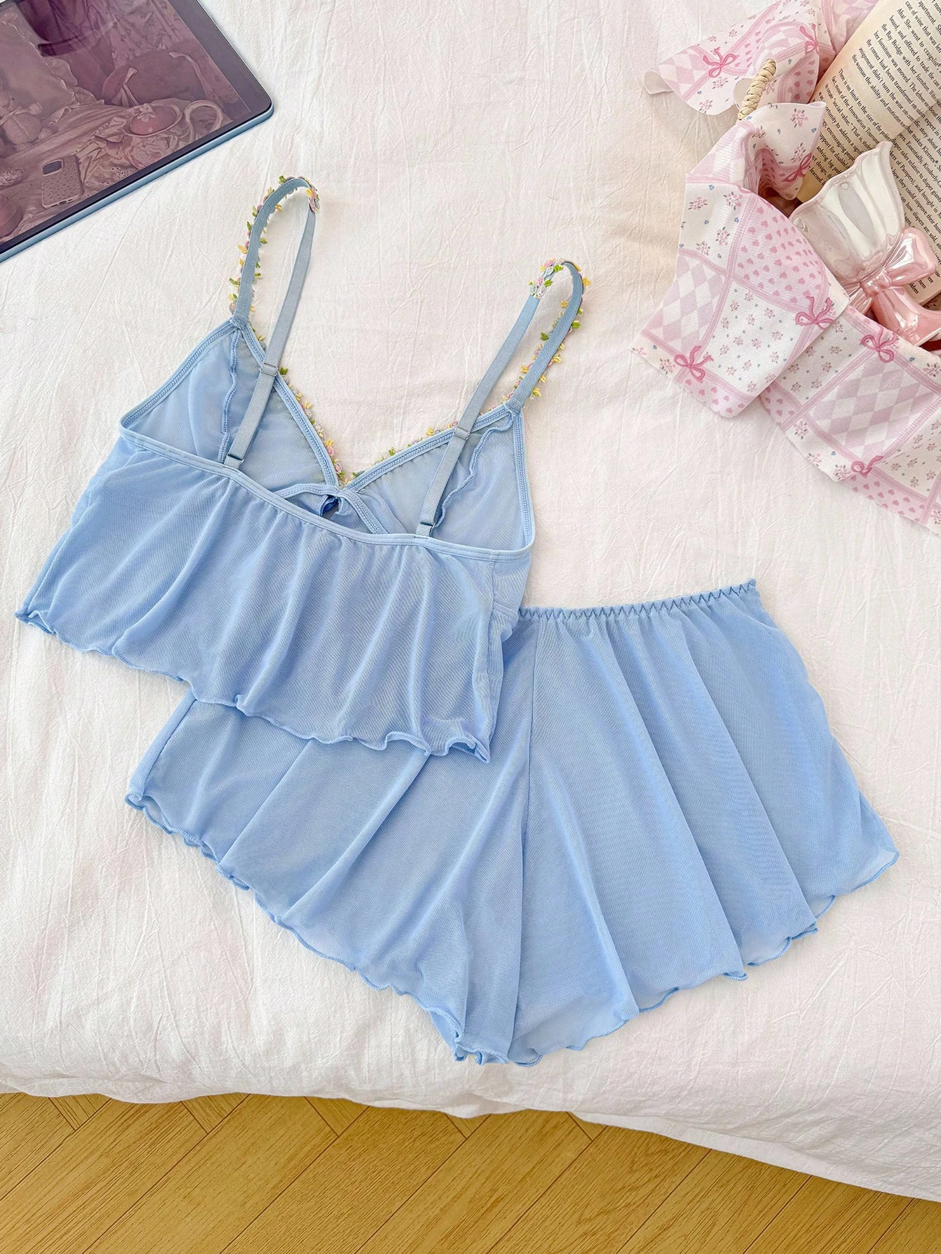 PetitDoll مجموعة ملابس داخلية للنساء من قطعتين مطرزة بزخارف زهرية وشفافة من شبك