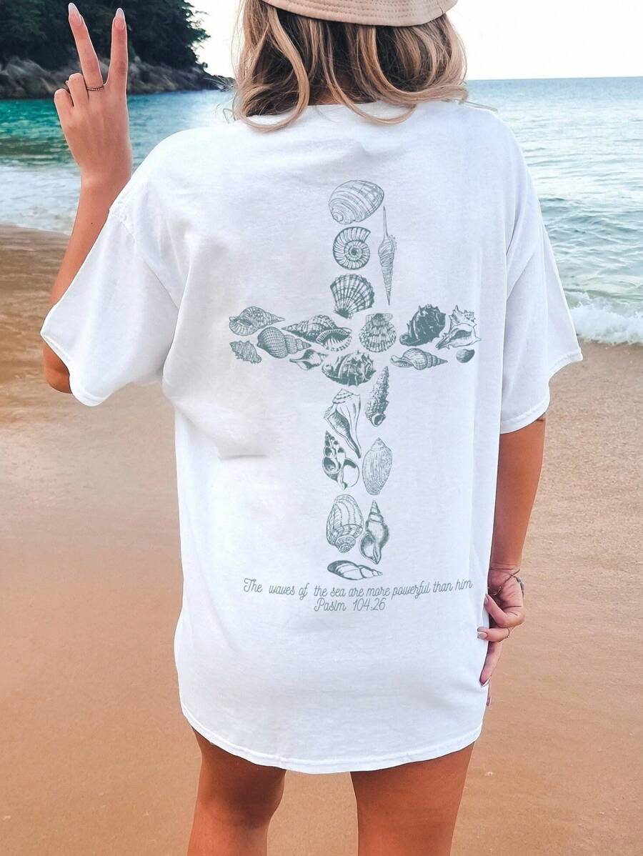 Las olas del mar son talla grande poderosas que él Salmo 104:26 Impresión de patrón, Impresión de patrón de la Biblia, Patrón de impresión de elemento de mar de cruz, Shell Shell, Regalo para creyentes de Jesús, Camiseta casual de mujer de unicolor suelto de manga corta, Primavera/Verano 2025 Nuevo