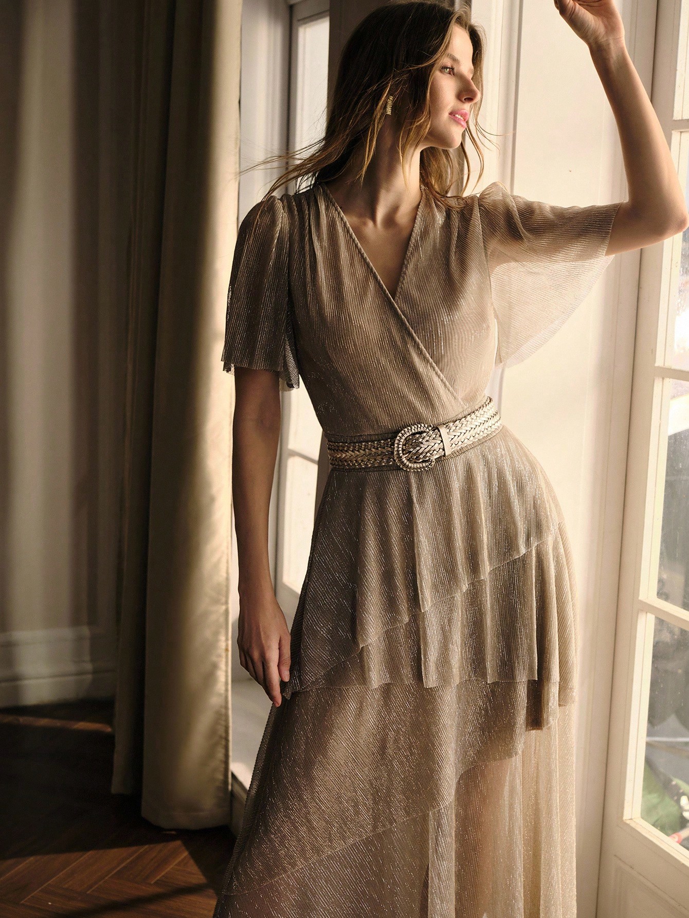 ASYMMETRICAL HEM WAIST TIE SHIRRED MIDI DRESS｜Motf