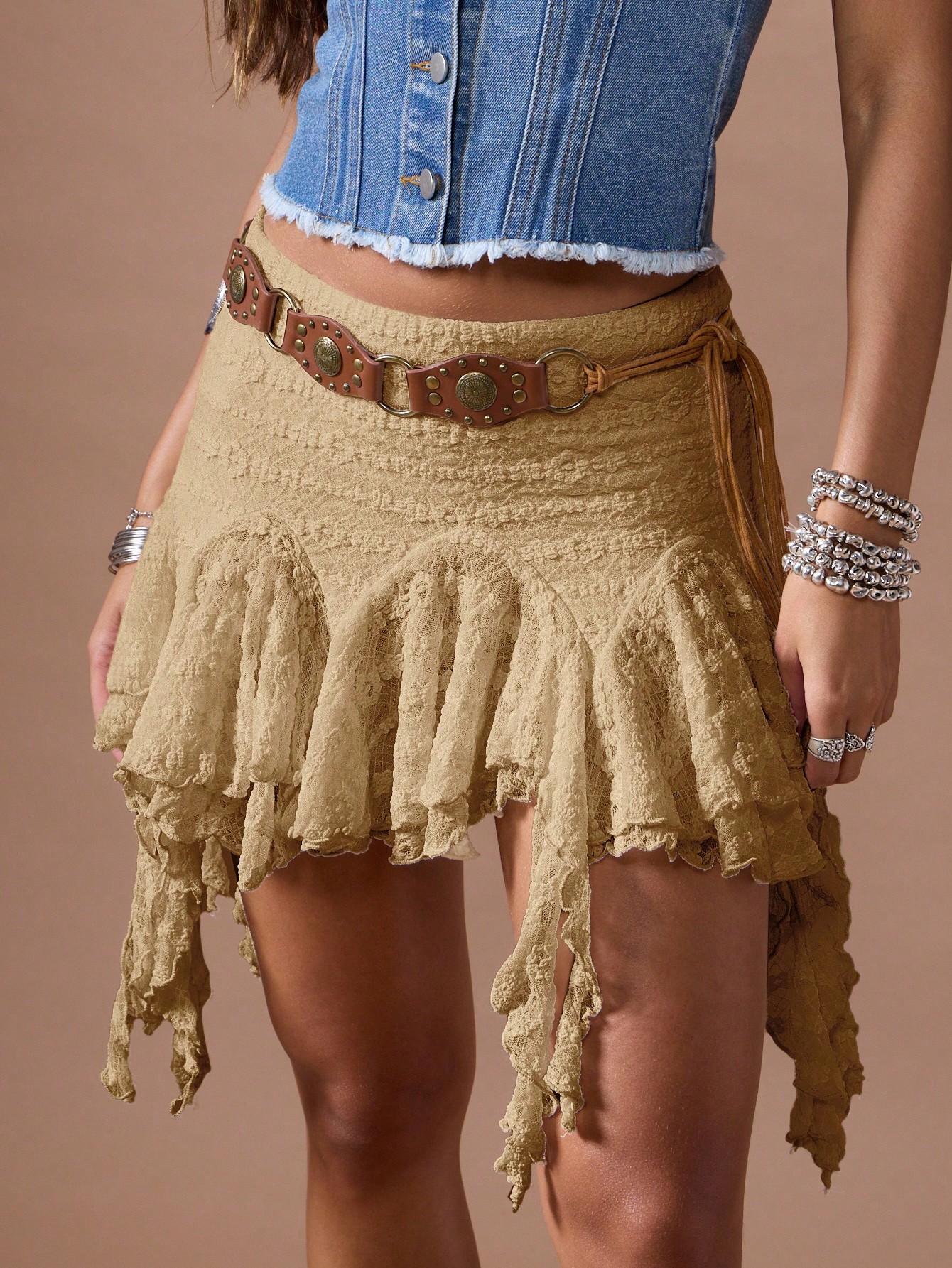 MISSGUIDED Asymmetrical Ruffle Mini Skirt With Lace Texture