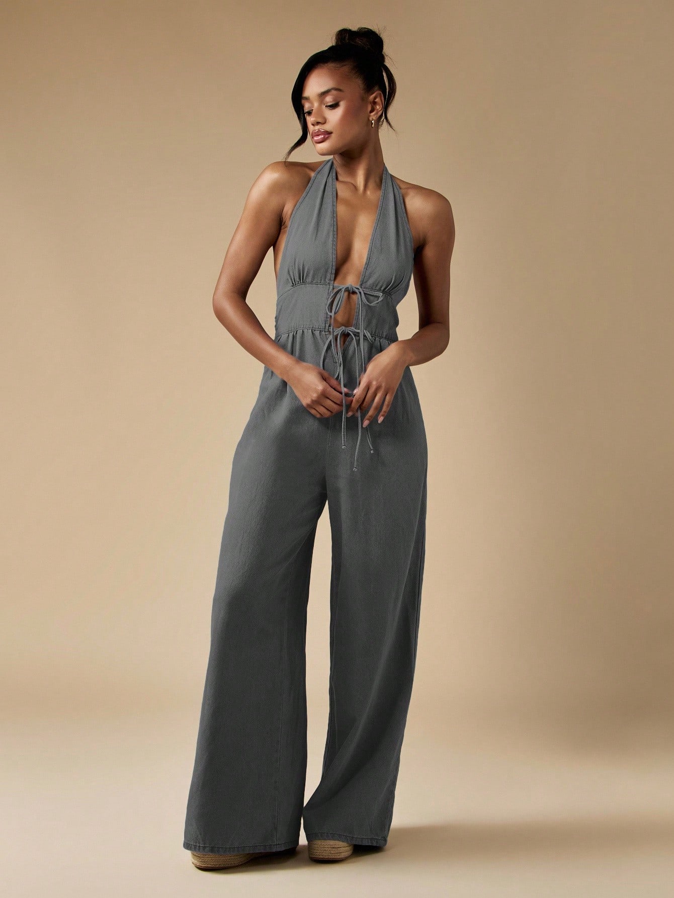 MISSGUIDED レトロホルターネック、ワイドレッグ、バックレス