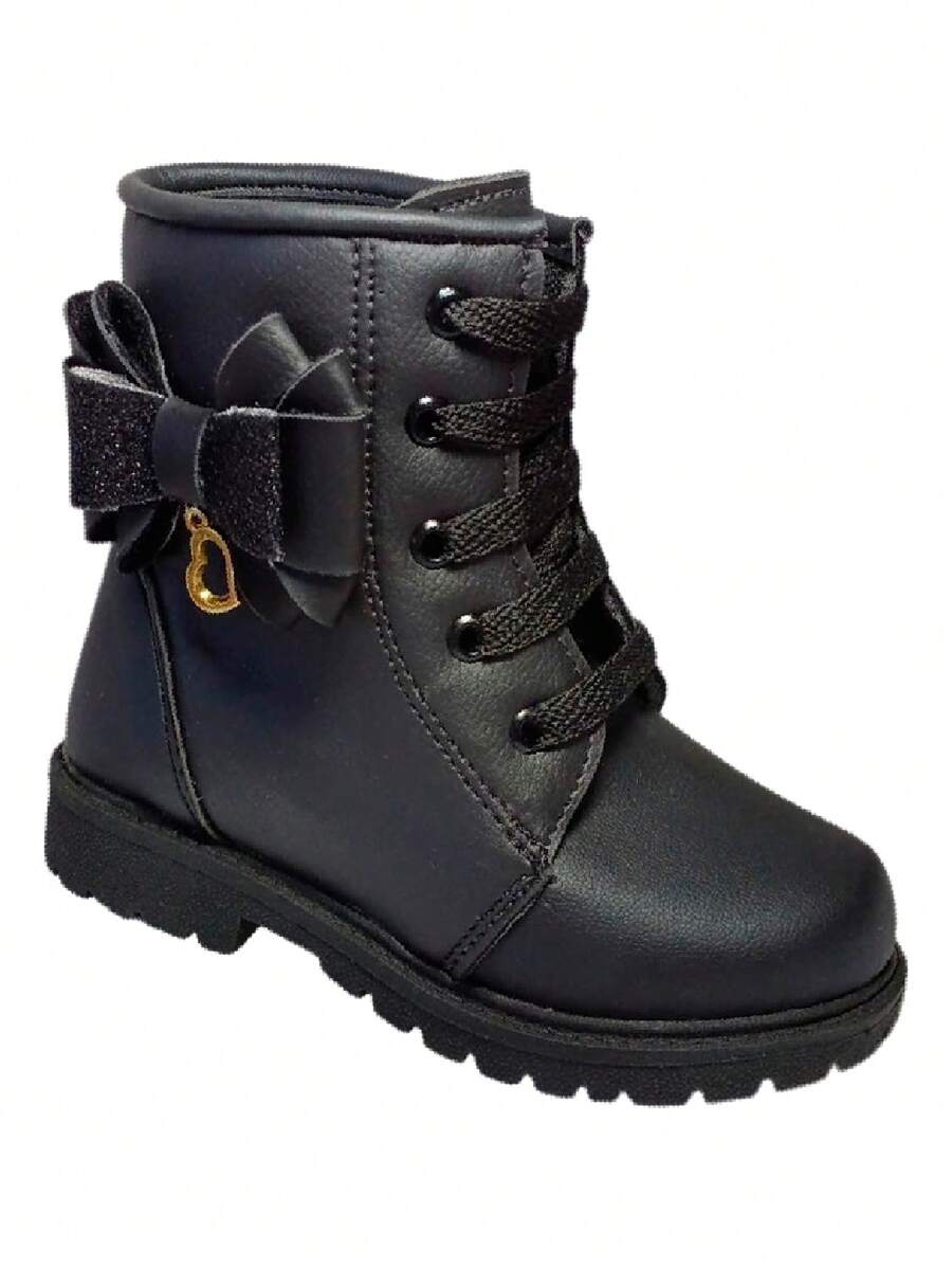 Coturno Infantil Preto com Laço e Pingente Conforto e Estilo para Todas as Ocasiões