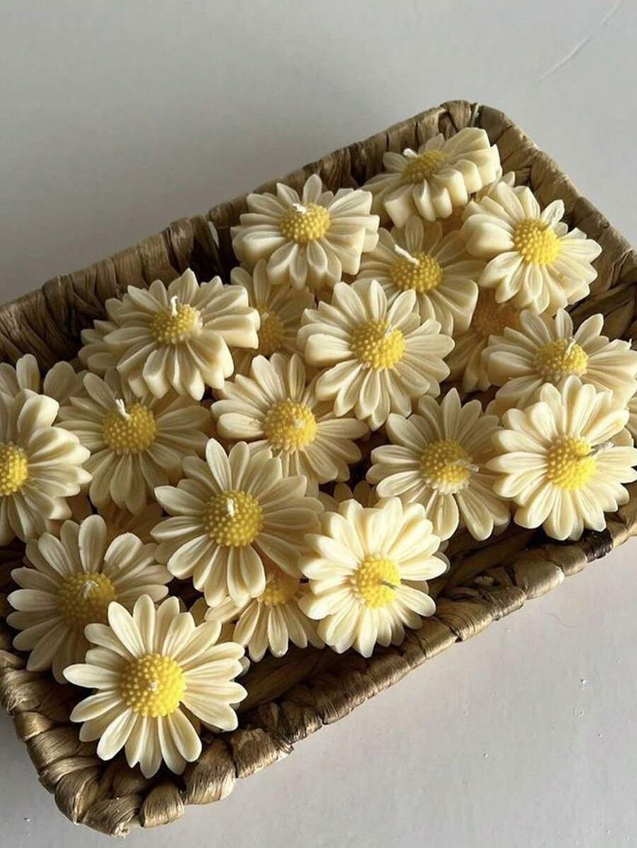 1pc Daisy Floral Butterfly Silicone Mold, For Handmade Candle, Clay Decoration, Resin Crafts, Etc. Suitable As Wedding Table Decor, Spring Party Gift, Mother's Day Craft, Made Of & Material, High-Quality Nature-Inspired Design