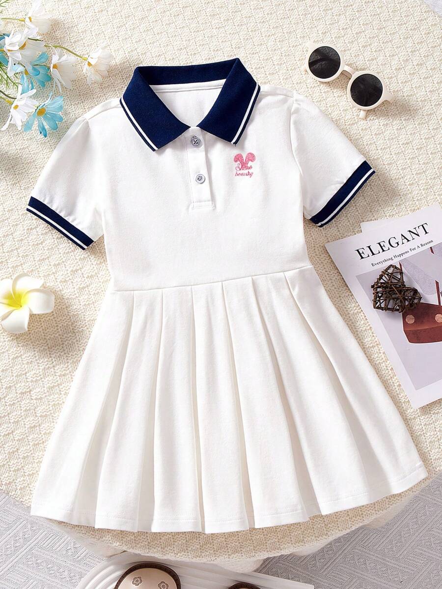 Vestido Casual de Estilo Escolar para Meninas, Vestido Plissado Branco de Manga Curta com Colarinho Polo e Bordado de Coelho Fofo para Crianças Pequenas, Roupas Leves de Verão