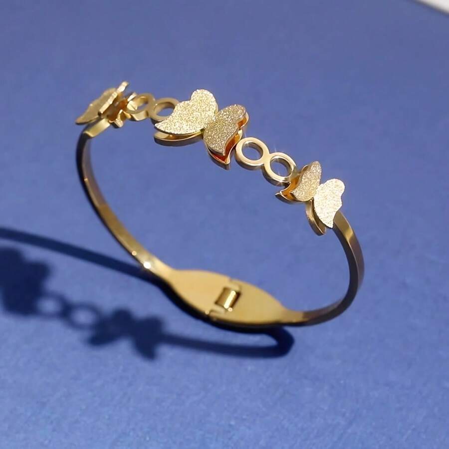 1 pieza Brazalete abierto chapado en oro de 18K de acero de titanio para mujer, diseño vintage de mariposa, accesorio de lujo de moda, adecuado para uso diario y vacaciones de verano