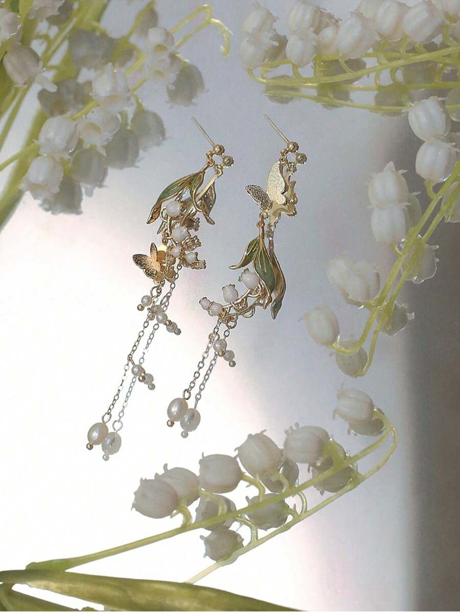 2 pares de pendientes de metal con mariposas, lirios del valle y fleco de hoja, de estilo elegante, dulce, romántico y delicado, adecuados para el uso diario, vacaciones y fiestas de las mujeres
