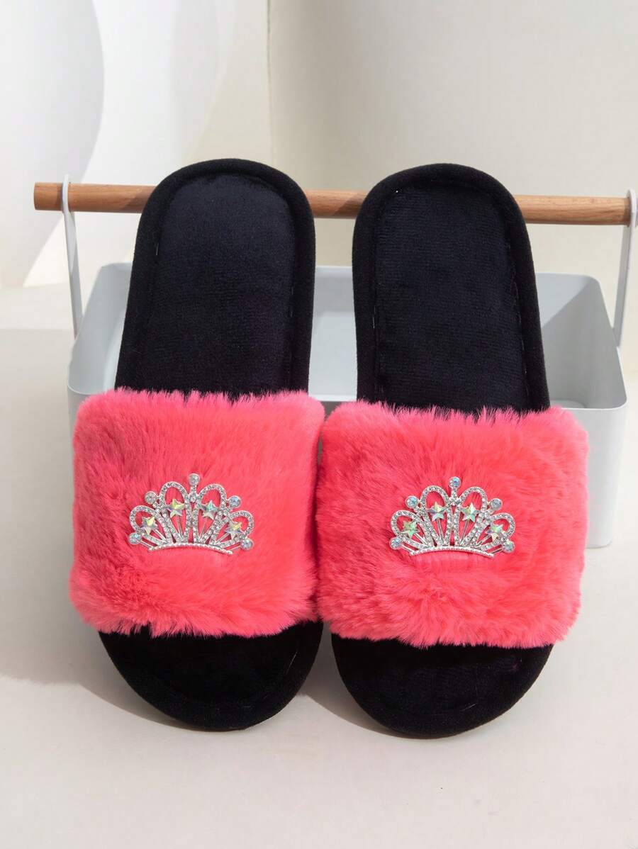 Chaussons ouverts pour femmes, confortables et à la mode, antidérapants, silencieux, durables, moelleux et décorés de couronnes, pour toutes les saisons