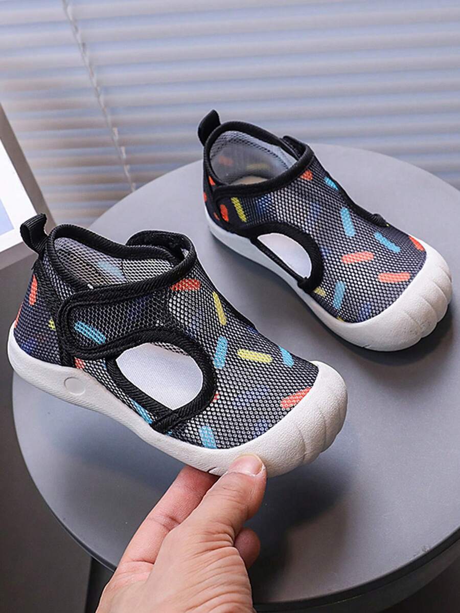 Summer New Breathable Mesh Sandals, Toddler Boys' Closed Toe Anti-Kick Thin Net Sandals, Girls' Camouflage Beach Shoes, Soft Bottom Non-Slip Infant Fashion Sandals