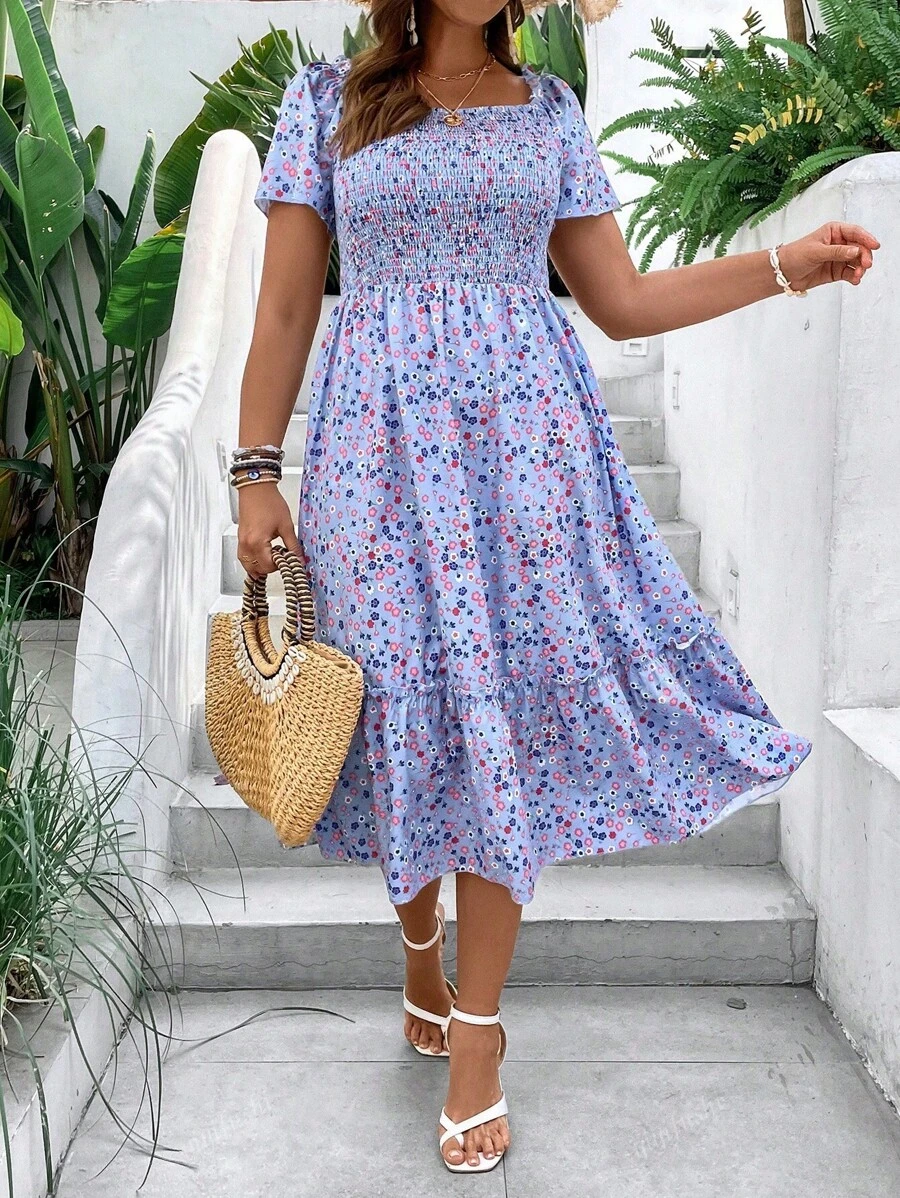 Plus Size Ditsy Floral Square Neck Short Sleeve Vacation Dress, Summer