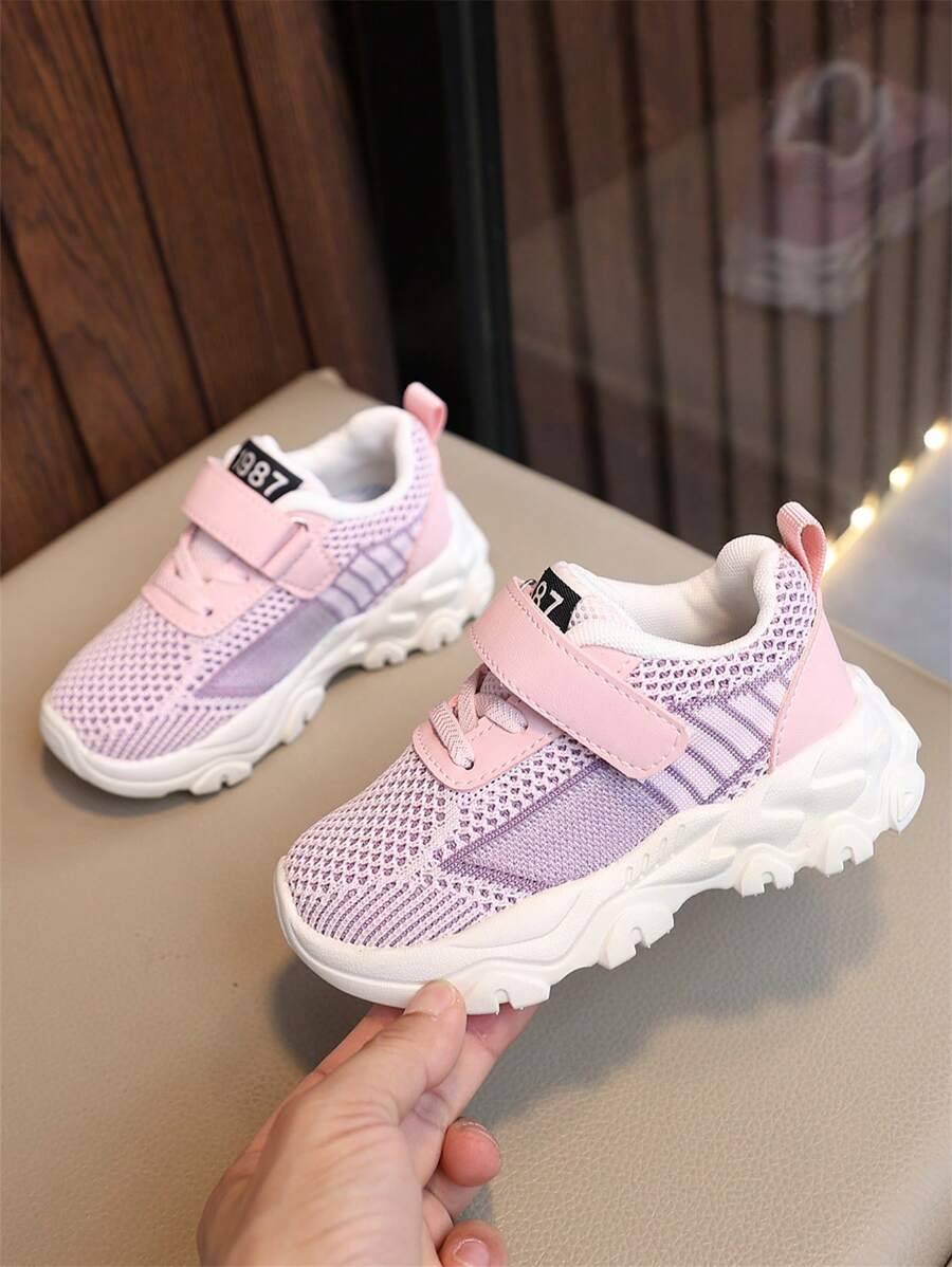 Zapatillas de malla transpirable para niñas, zapatos casuales de malla para niños al por mayor, zapatos de suela blanda para correr, nuevos llegados para primavera/verano 2025