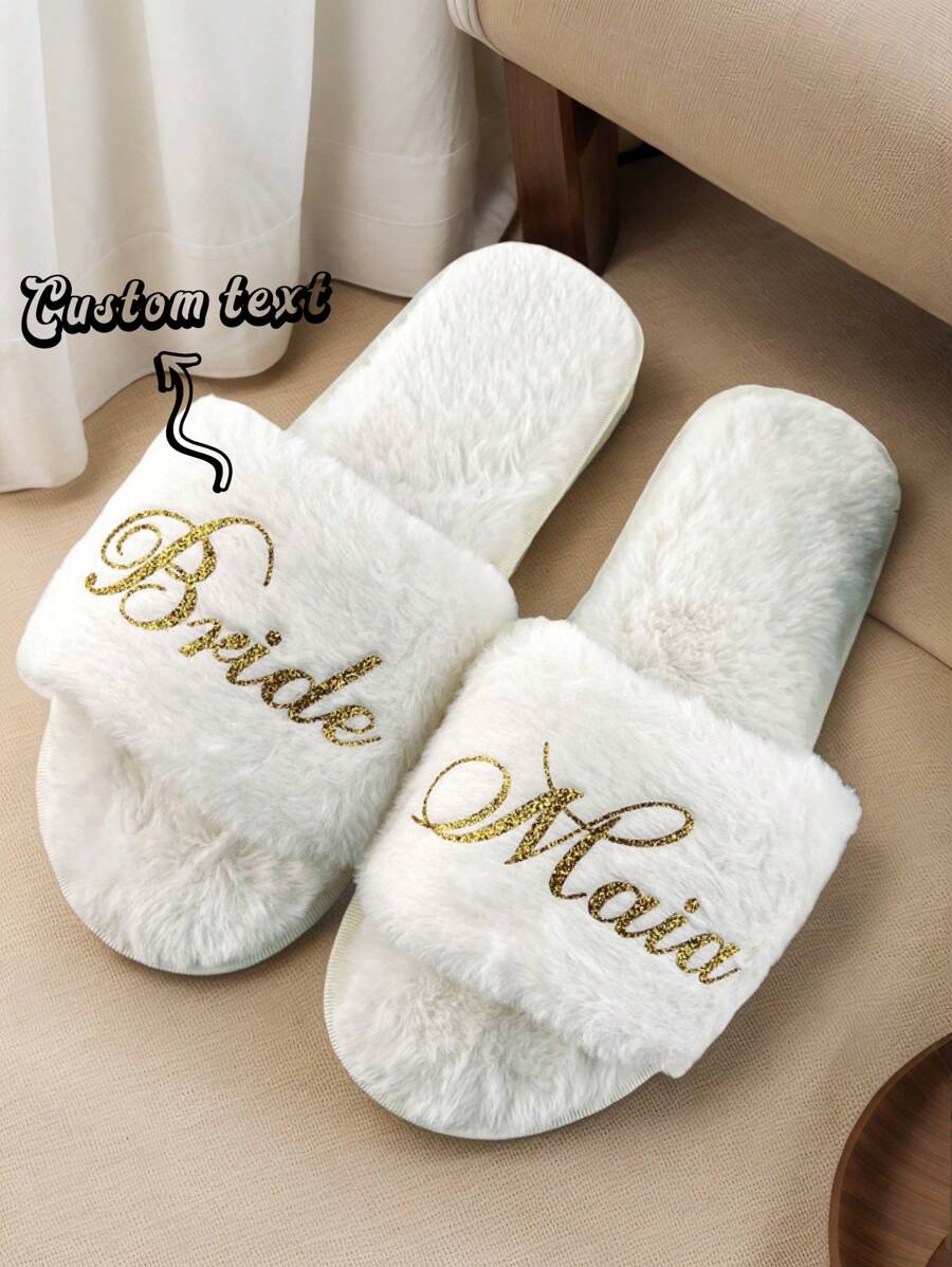 1 paire de chaussons de demoiselle d'honneur personnalisés pour enterrement de vie de jeune fille, mariage, chambre à coucher, doux et moelleux. Cadeau idéal pour les petites amies, les épouses, les mères, les filles, les mariées, les dames, les voyageurs et le port lors des fêtes. Ornemental, , mode, hipster, décontracté, mignon, minimaliste chic, confortable, personnalisé, unique. Cadeau idéal pour lui, cadeau idéal pour sa famille, ses amis