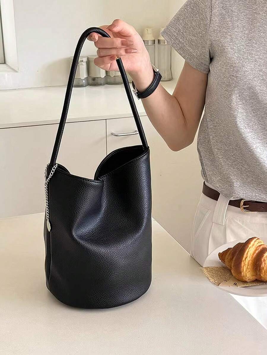 Soft Leather Bucket Vegetable Basket Bag, 2025 Summer New Handbag, Niche Shoulder Bag, Commuting Armpit Bag