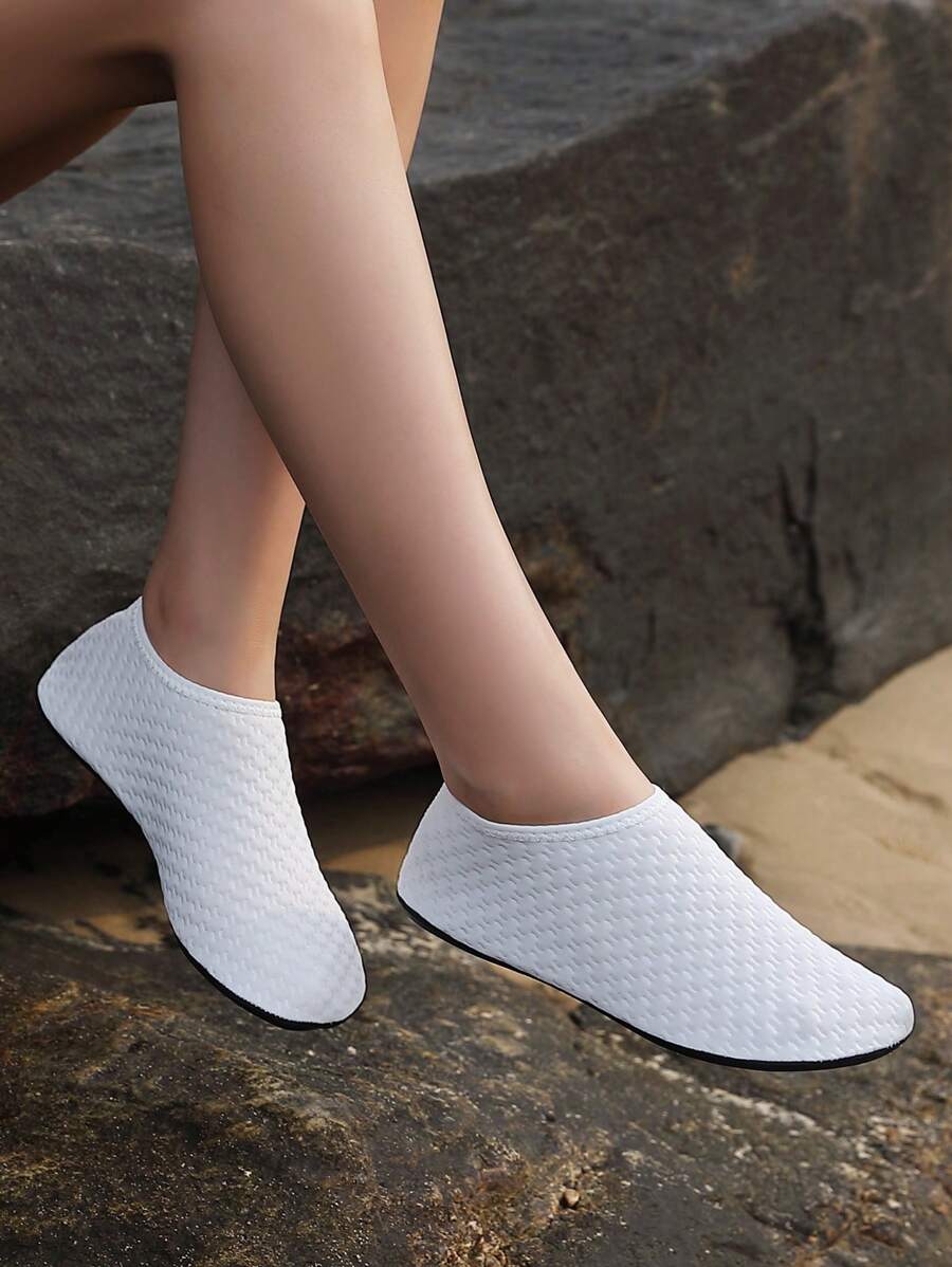 Women's Breathable Anti-Slip Water Shoes, Lightweight & Fashionable Beach/Stream Wading/Surfing Shoes