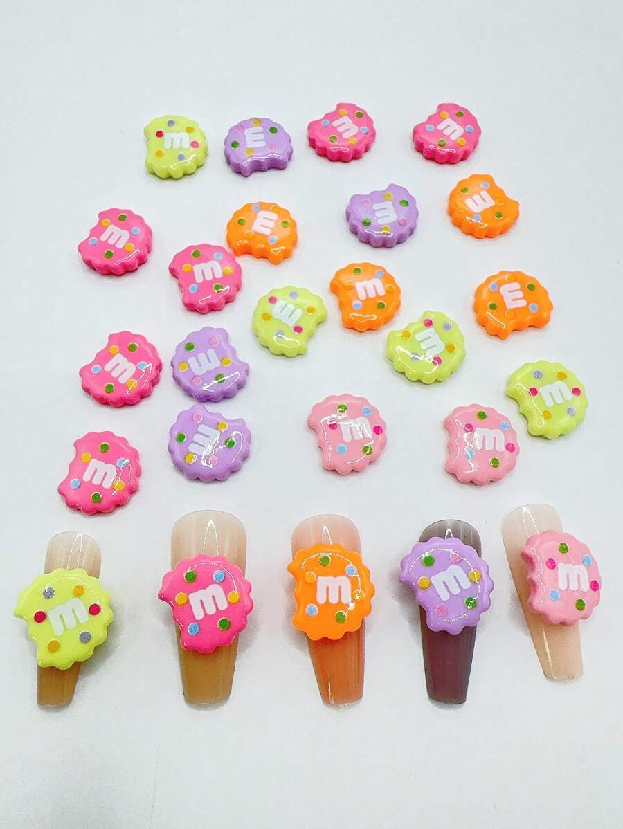 30 Stücke 14-15mm süße mini Kawaii DIY Harz Bonbon Cartoon M Keks Scrapbooking flache Rückseite Cabochons Frauen Mädchen Nagel Kunst Scheiben Charms Maniküre Dekorationen Kunstschmuckzubehör