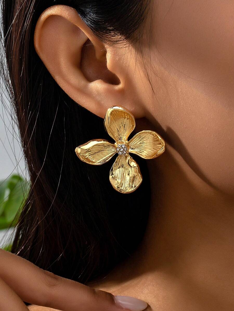 1 par de brincos florais com pétalas de flores douradas para primavera e verão