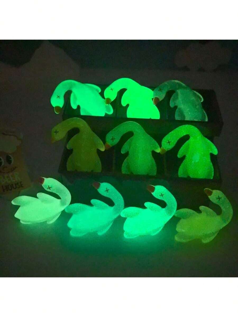 1pc/2pcs/4pcs/6pcs Mixed Luminous Roasted Duck Keychain, Luminous Transparent Color-Changing Roasted Duck Keychain, Hot Backpackendant, Fun Best Friend Gift